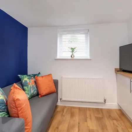 Henry Court 1 *